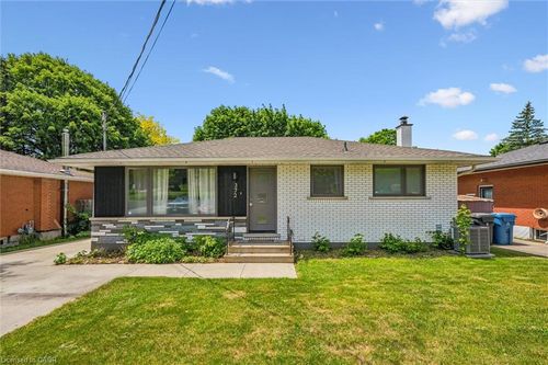 372 Victoria Rd N, Guelph, ON, N1E5J7 | Card Image