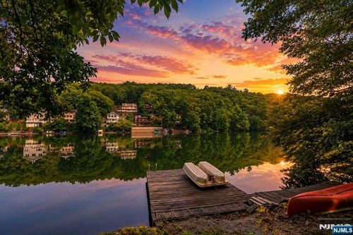 135 Skyline Lake Dr, Ringwood, NJ, 07456-1951 | Card Image