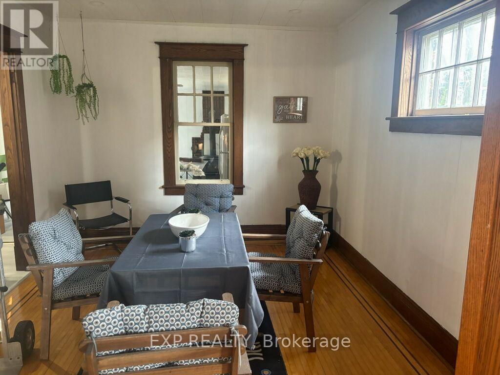 Residential in Welland (Welland Downtown) 5