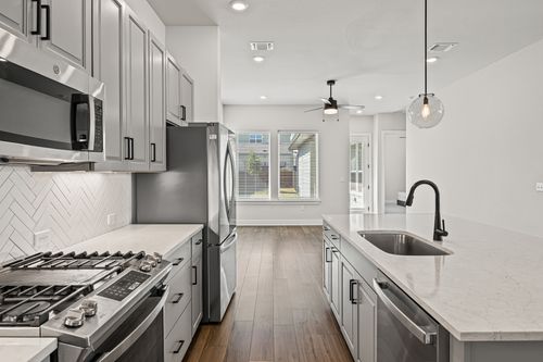 5806 Rangeland Rd, Austin, TX, 78747-4521 | Card Image