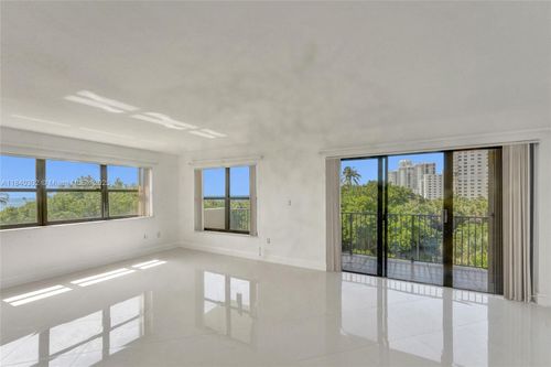 apt-402s-1201 S Ocean Dr, Hollywood, FL, 33019-2196 | Card Image
