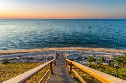 2670 Grandview Dr, Orient, NY, 11957-1606 | Card Image