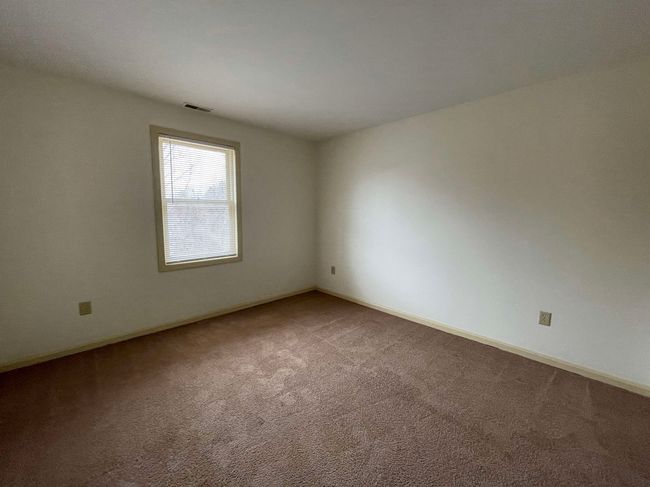APT-302 - 7 Railroad Ave, Condo with 2 bedrooms, 1 bathrooms and null parking in Derry NH | Image 40