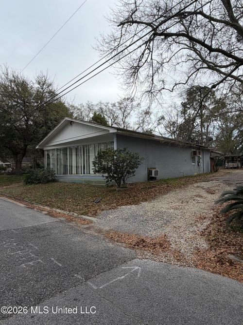 1310 Polk Ave, Pascagoula, MS, 39567-5068 | Card Image