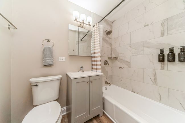 APT-1F - 8852 N Leslie Ln, Condo with 1 bedrooms, 1 bathrooms and 2 parking in Des Plaines IL | Image 7