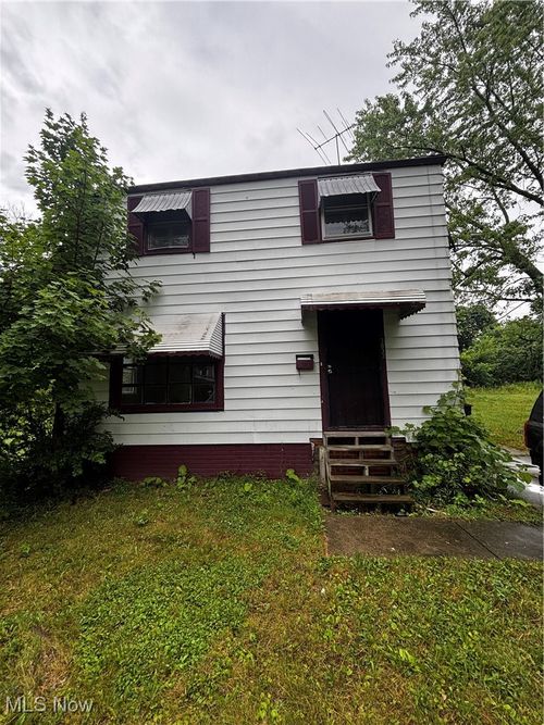 3833 E 144th St, Cleveland, OH, 44128-1016 | Card Image