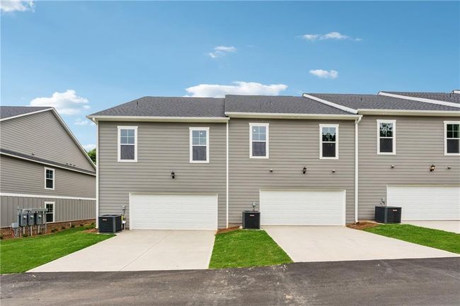 2562 Harbor View Ct, Townhouse with 3 bedrooms, 3 bathrooms and null parking in Gainesville GA | Image 9