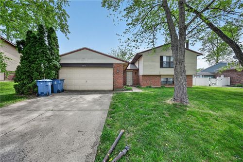 5940 Timbergate Trl, Huber Heights, OH, 45424-1158 | Card Image