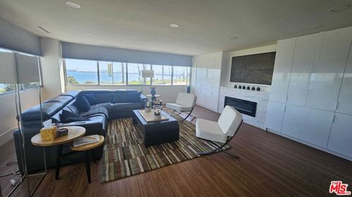 210-2999 E Ocean Blvd, Long Beach, CA, 90802-4853 | Card Image