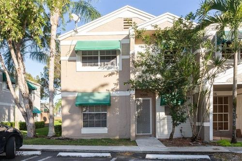 5200 Lake Loop Rd, COOPER CITY, FL, 33330-4271 | Card Image