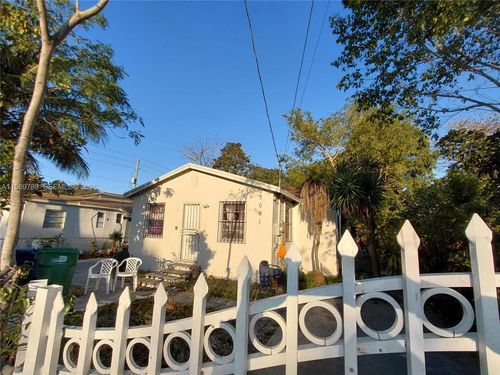 7091 Nw 21st Ave, Miami, FL, 33147-6951 | Card Image