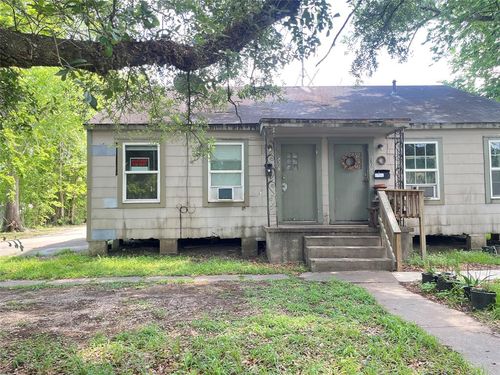 2308 8th St, Bay City, TX, 77414-5210 | Card Image