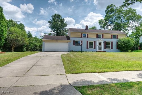 25542 Concord Dr, Beachwood, OH, 44122-6025 | Card Image
