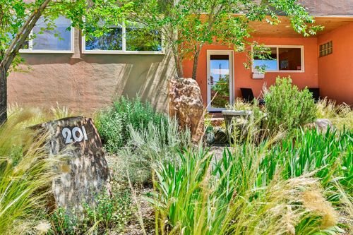 201 Alamo Dr, Santa Fe, NM, 87501-1519 | Card Image