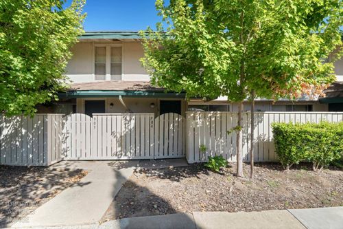 904 Roundtree Court, Sacramento, CA, 95831 | Card Image