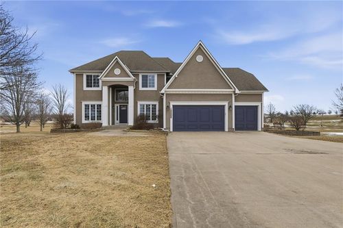 21201 S Jefferson Pkwy, Pleasant Hill, MO, 64080-8613 | Card Image