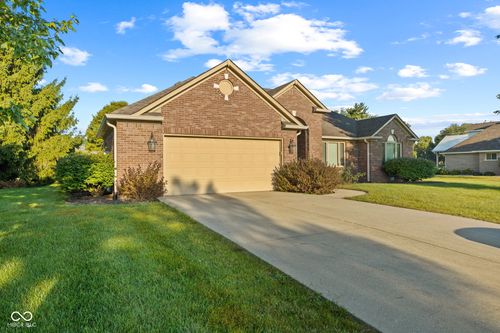 4732 Grassy Ct, New Palestine, IN, 46163-8913 | Card Image