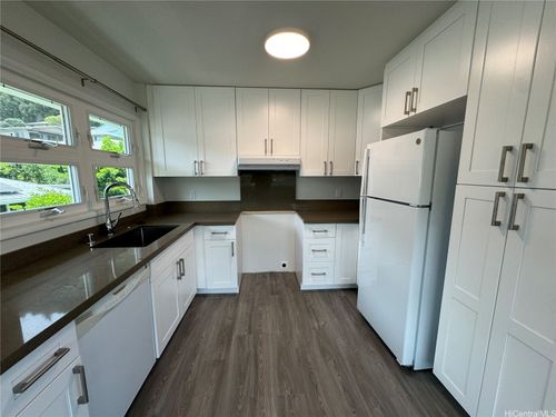 b-2809 Henry St, Honolulu, HI, 96817-1144 | Card Image