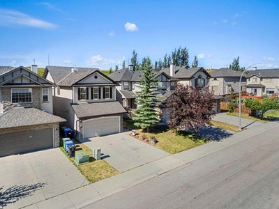 400 Kincora Dr Nw, House detached with 4 bedrooms, 3 bathrooms and 4 parking in Calgary AB | Image 3