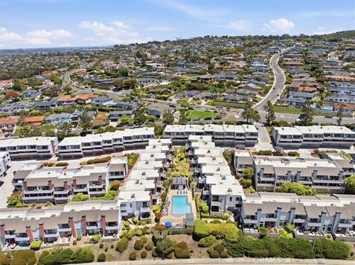 439 Camino De Las Colinas, Redondo Beach, CA, 90277-5830 | Card Image