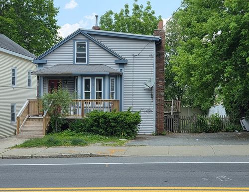 76 Main St, Blackstone, MA, 01504-2207 | Card Image