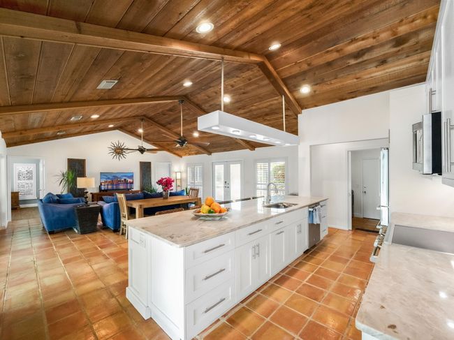 52 Birch Pl, House other with 3 bedrooms, 2 bathrooms and null parking in Tequesta FL | Image 4
