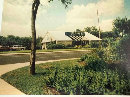 2615 Western Trails Blvd, Austin, TX, 78745-1548 | Card Image