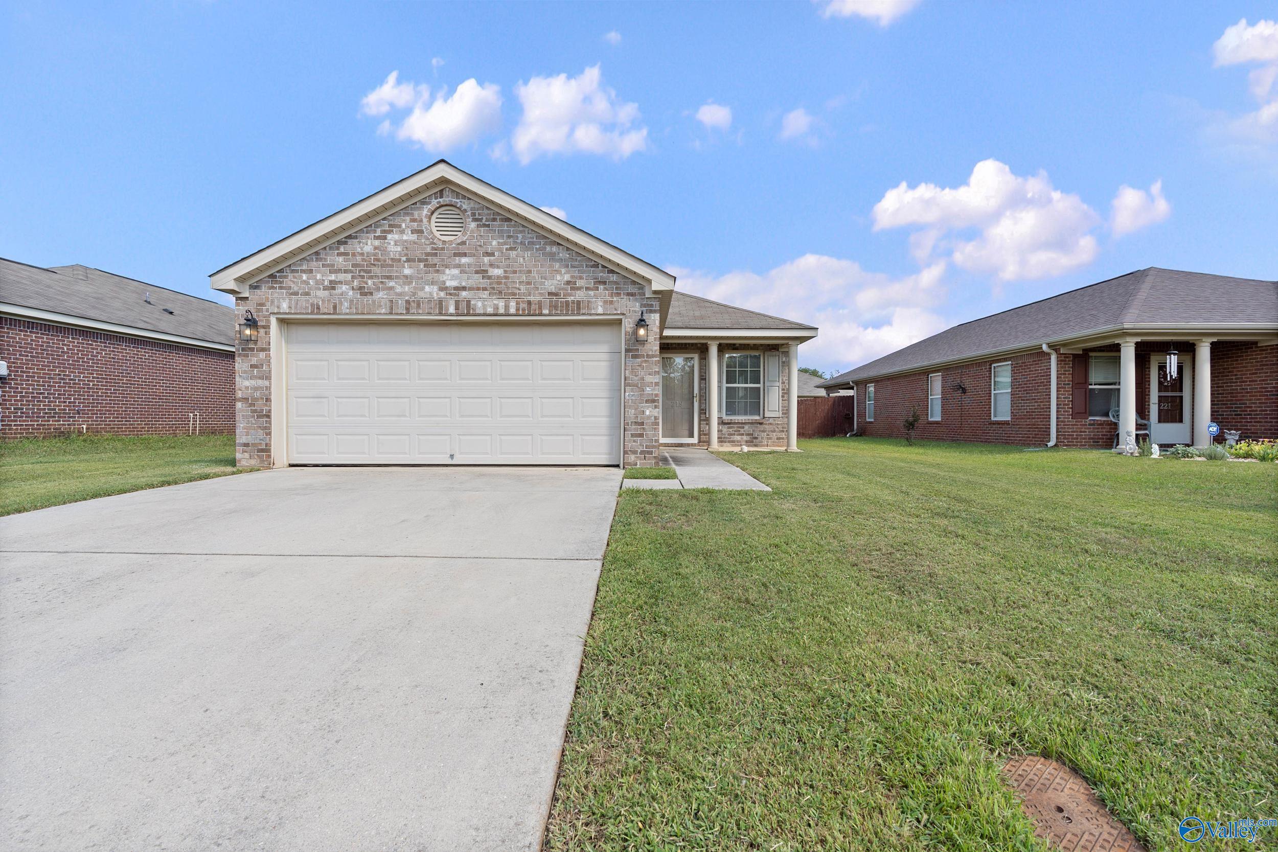Valleyside Dr, Huntsville, AL 35810