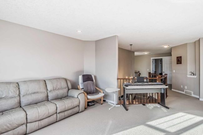 110 Kincora Heights Nw, Home with 5 bedrooms, 3 bathrooms and 5 parking in Calgary AB | Image 34