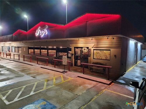 802 S Main St, Belton, TX, 76513-3863 | Card Image