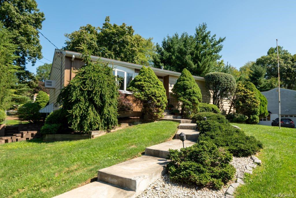 Brookhill Dr, West Nyack, NY 10994
