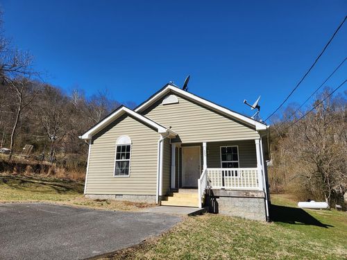 555 Cove Circle Rd, War, WV, 24892-8800 | Card Image