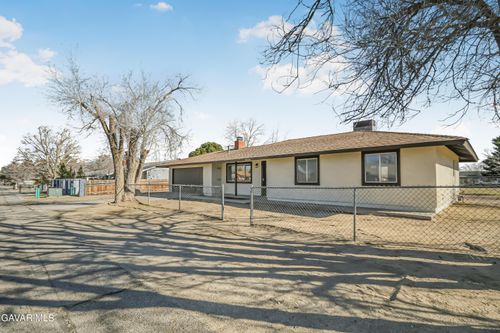 40226 177th Street, Lake Los Angeles, CA, 93591 | Card Image