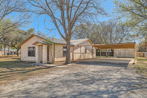 12177 Pearsall Rd, Atascosa, TX, 78002-4910 | Card Image