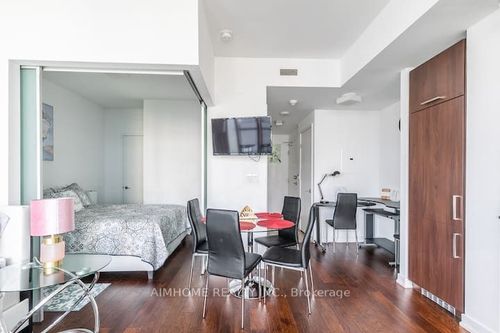 2611-12 York St, Toronto, ON, M5J0A9 | Card Image