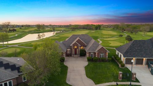 716 Ne Pinnacle Ct, Ankeny, IA, 50021-5302 | Card Image