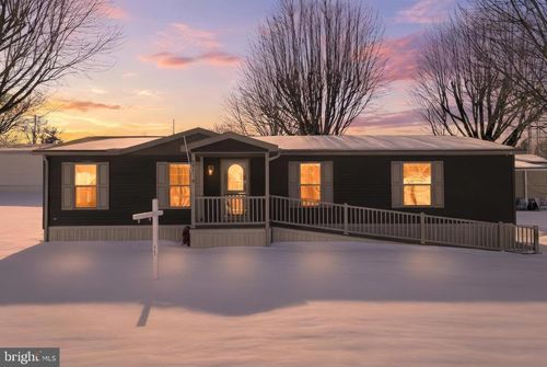 301 Robin Dr, Red Lion, PA, 17356-9592 | Card Image