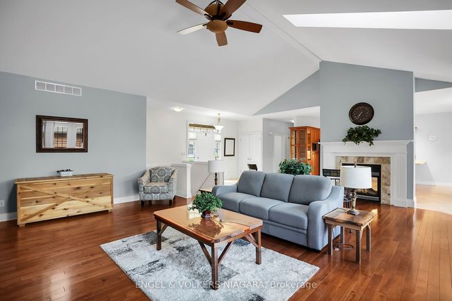 28 Cherry Ridge Blvd, House other with 4 bedrooms, 4 bathrooms and 4 parking in Fenwick ON | Image 10
