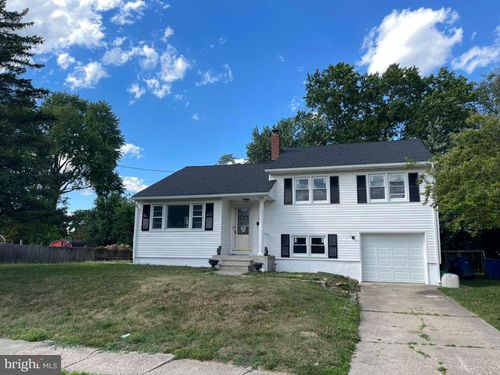 4 Kelly Ct, MOUNT HOLLY, NJ, 08060-1126 | Card Image