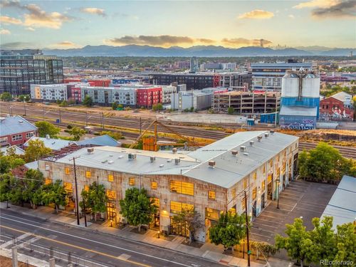 205-3377 Blake St, Denver, CO, 80205-2460 | Card Image