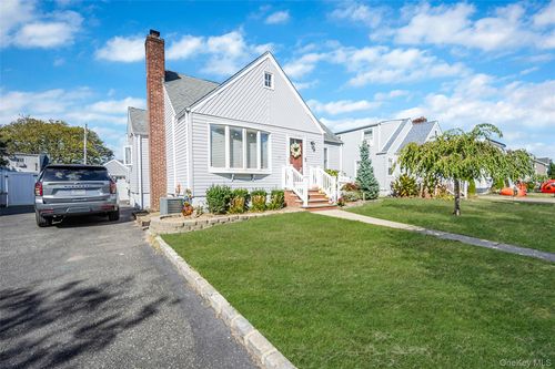 17 Barnstable Rd, East Rockaway, NY, 11518-2403 | Card Image