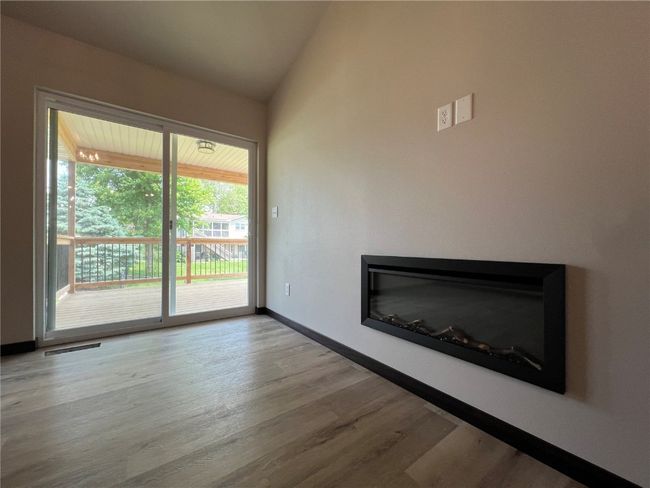 817 Prairie View Dr, Condo with 4 bedrooms, 3 bathrooms and null parking in West Branch IA | Image 13