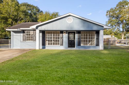 288 Mccool St, Ocean Springs, MS, 39564-4008 | Card Image