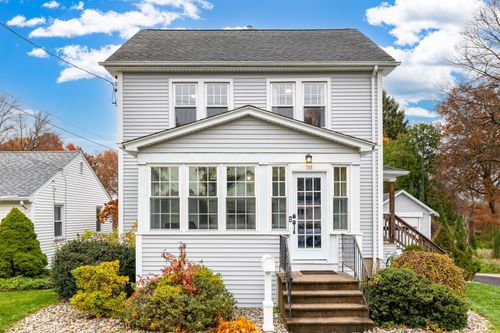 148 Colonial St, West Hartford, CT, 06110-1814 | Card Image