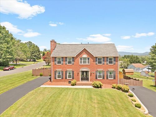 4933 Labradore Dr, Roanoke, VA, 24012-8537 | Card Image