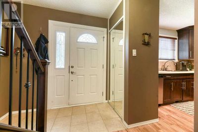 287 Southampton Dr Sw, Townhouse with 3 bedrooms, 3 bathrooms and 1 parking in Calgary AB | Image 2