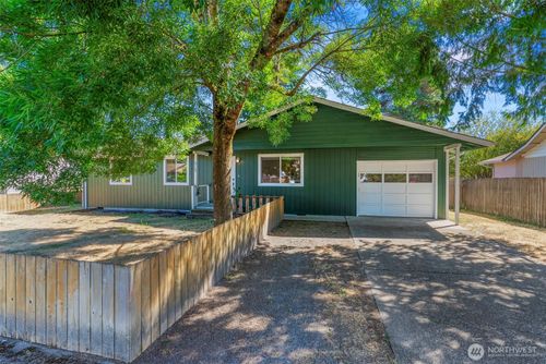 513 Diane St Sw, Castle Rock, WA, 98611-9125 | Card Image