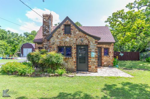 202 E Ross St, Rising Star, TX, 76471-5430 | Card Image