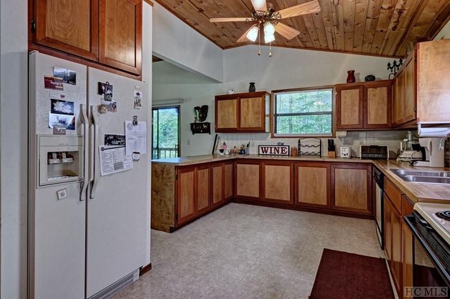 75 Gunpoint Rd, House other with 2 bedrooms, 2 bathrooms and null parking in Cullowhee NC | Image 10