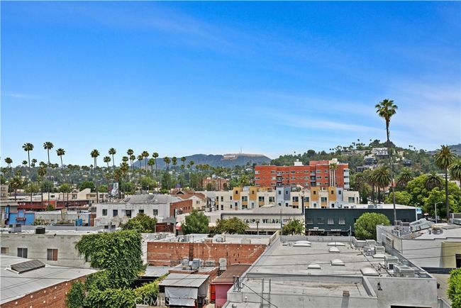 APT-503 - 5633 Carlton Way, Condo with 2 bedrooms, 2 bathrooms and 2 parking in Hollywood CA | Image 6